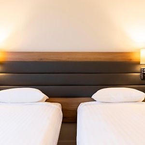 Zimmer mit zwei Einzelbetten